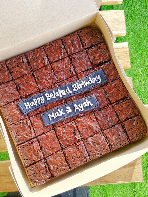 Brownies decoration, brownies tower, brownies hiasan, birthday brownies, wedding brownies, brownies hantaran, hias brownies