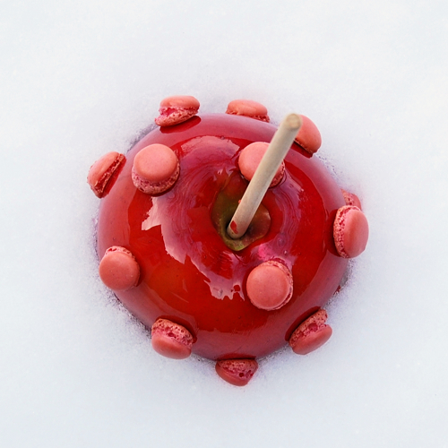  Mac-candy apple in the snow 