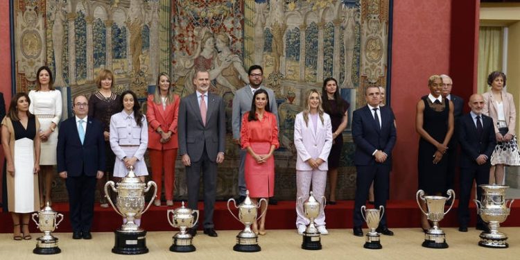 Yulimar Rojas primera atleta del mundo en recibir dos veces el Trofeo Comunidad Iberoamericana