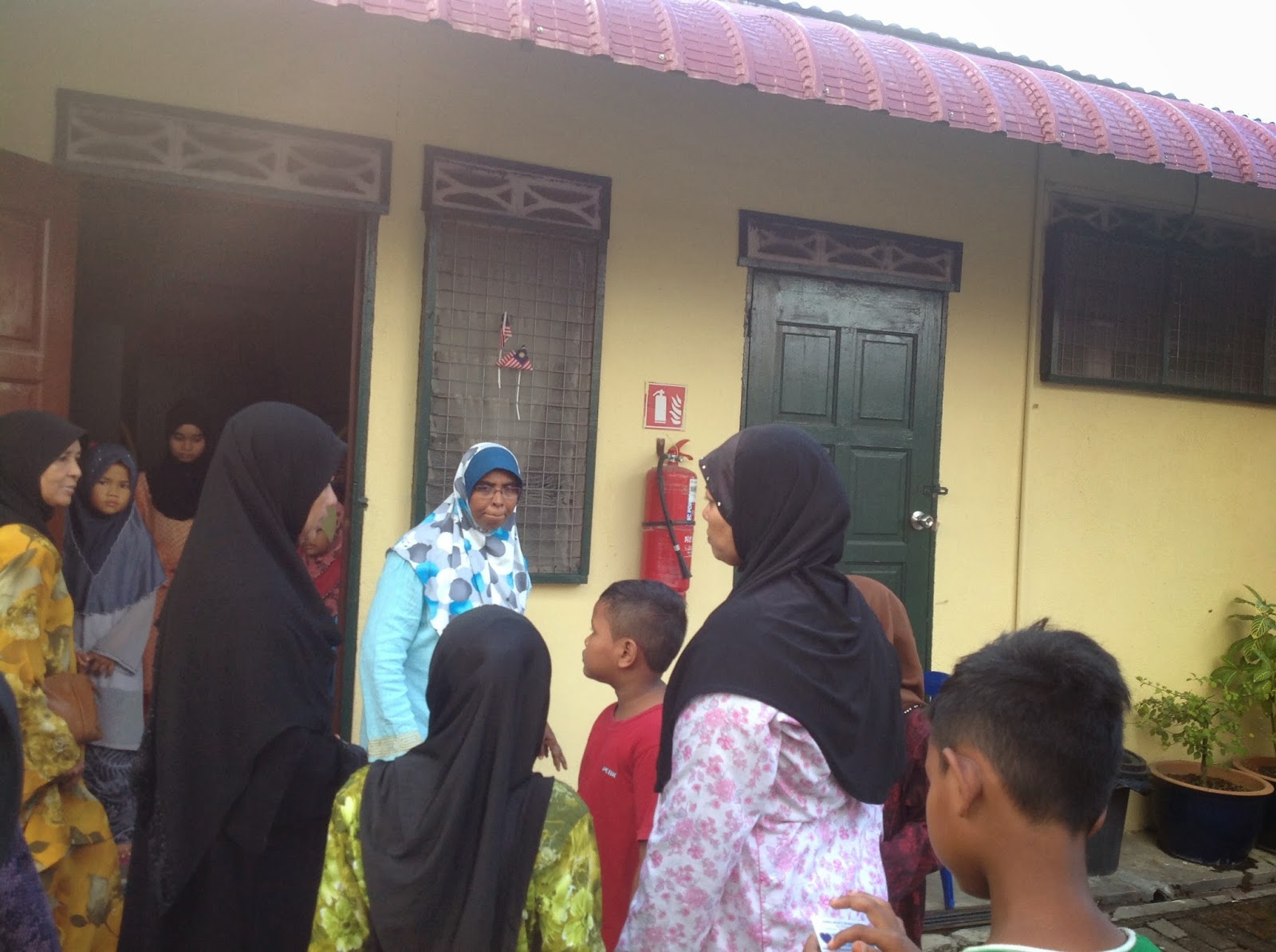 ... Amal Al-Jauhar: Bantuan Asnaf/Yatim di Kg Pengkalan Gate Ipoh Perak