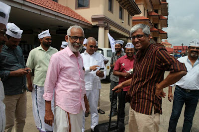 Kerala state convener (CR Neelakandan) with AAP spokesperson Ashutosh, state observer Somnath Bharti and other members from Kerala 