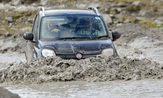 Fiat Panda Cross TwinAir wading