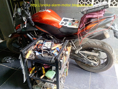 Cara pasang alarm motor Ninja 250cc RR mono