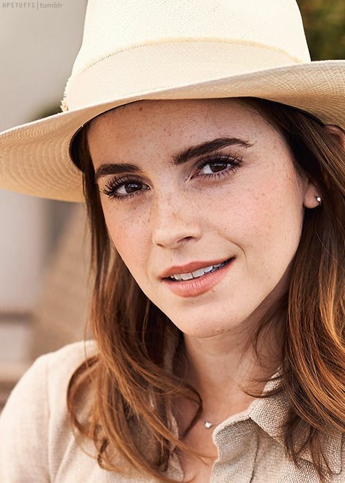 Emma Watson images, she is one of the youngest actors who started the movie from the Harry Potter Series. Emma holds the estimated net worth of around $70 million. #EmmaWatson #Beauty #USA #hollywood #Wallpapers #actress #beautyIdeas Harry Potter stuff