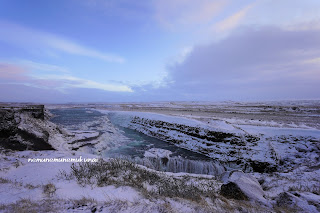 冬　アイスランド　グトルフォス　滝　氷河　雪解け　水量　絶景