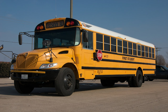 Foto Bus Sekolah