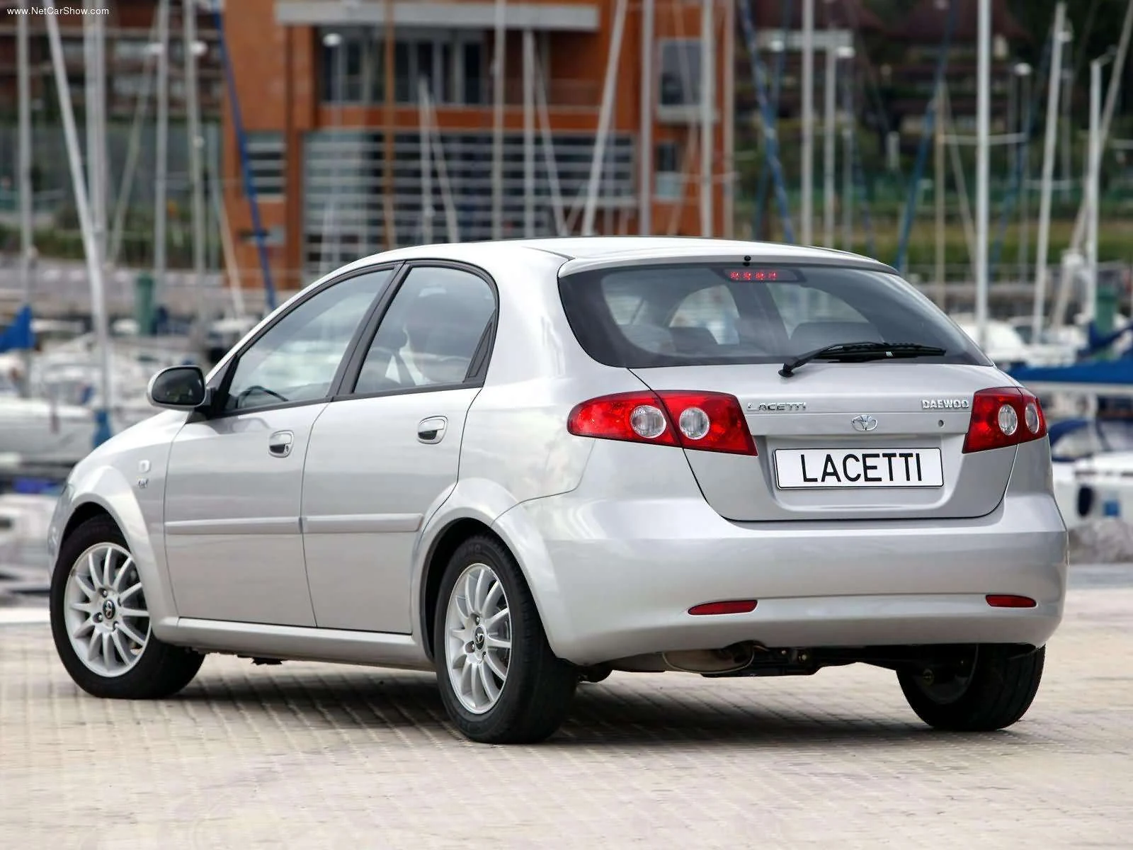 Hình ảnh xe ô tô Daewoo Lacetti CDX 2004 & nội ngoại thất