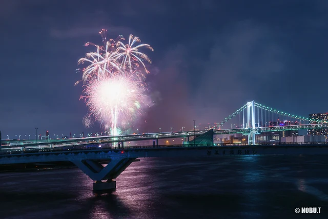 お台場「STAR ISLAND」花火～晴海大橋から撮影