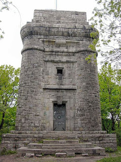 Bismarckturm in Zobten am Berge - jetzt Sobótka - Wieża Bismarcka Sobótka