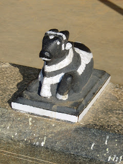 Black bullock statue 