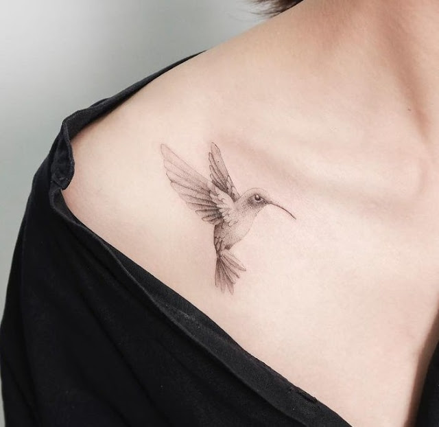 96 opções de tatuagens femininas para a clavícula: escolha a sua!