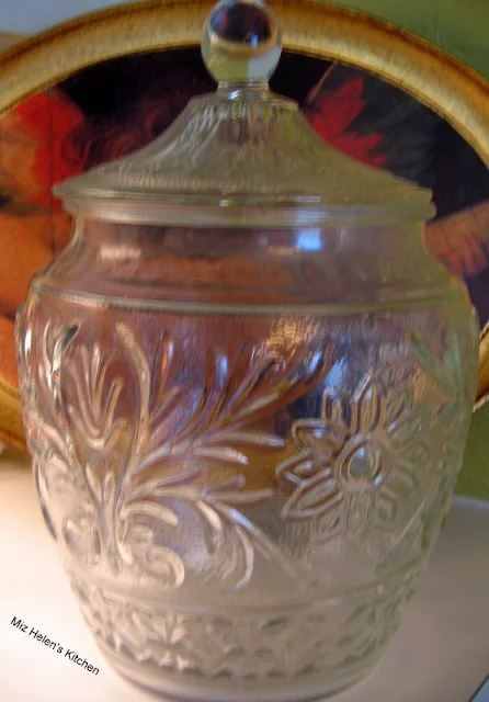 Italian Sesame Seed Cookies In The Cookie Jar at Miz Helen's Country Cottage