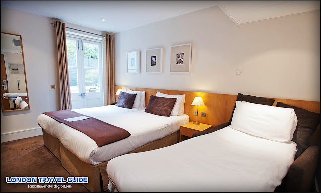The Superior Room - Triple Configuration at the Base2stay Kensington
