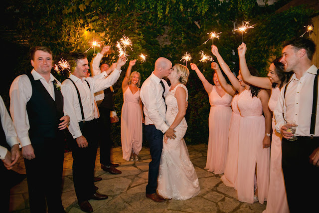 Niagara Wedding Planner | A Divine Affair | Ashley and Mike. Niagara on the Lake Wedding reception at Queens Landing. Photo by Gemini Photography. Blush and Gold Wedding details. Ceremony at Miller House Garden at Pillar and Post. Blush and ivory wedding flowers.