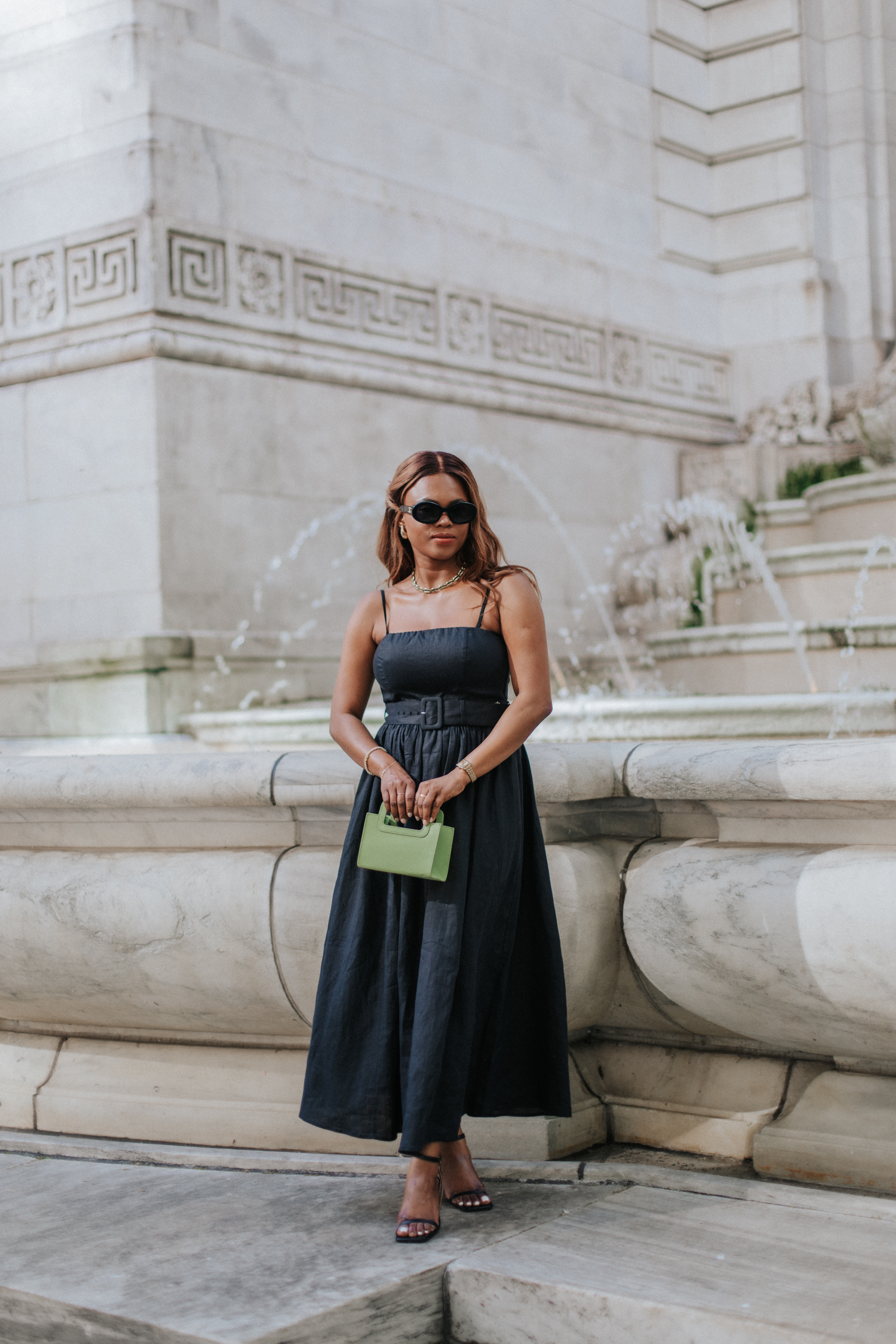 BLACK LINEN DRESS FOR SUMMER : AND OTHER STORIES