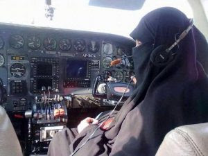 Shahnaz Laghari Pilot Wanita Bercadar Pertama Di Dunia