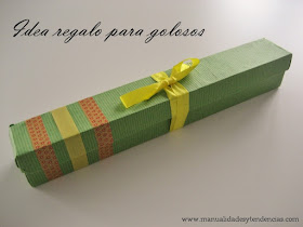 Idea regalo: Caja de pasteles / Boîte à cadea avec gâteaux / Gift box cup cakes