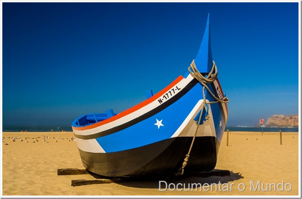 A tradição piscatória na Praia da Nazaré, exposição barcos Nazaré, secagem peixe Nazaré