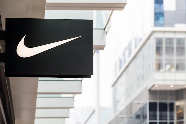Thiết kế logo thương hiệu Nike có mức giá chỉ 35 đô (ảnh: Investopedia).