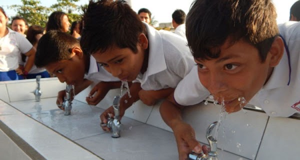 Falla impuesto al refresco, sólo se instalaron 808 bebederos en tres años