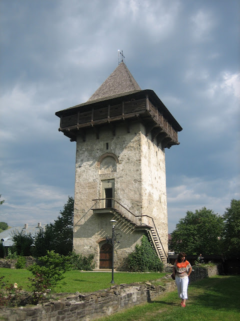 Torre del Monasterio Humor