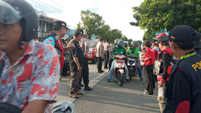 Berkah Ramadhan, Beberapa LSM Di Cilacap Berbagi Takjil dan Santuni Anak Yatim