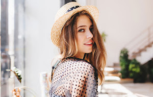 How to Tell If an Older Guy Likes You: 13 Signs to Read His Mind