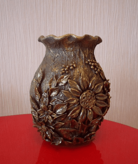 Decorating vases