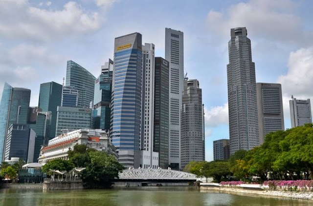 A diverse of photos from Singapore 