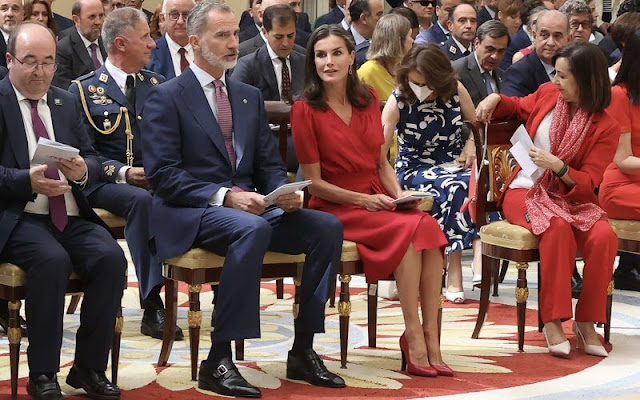 Queen Letizia wore a red Suzie midi dress by Cherubina. Cherubina is a Spanish fashion brand in Sevilla
