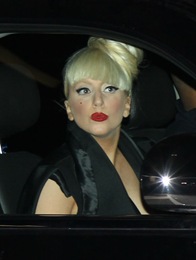 lady-gaga-kiis-fm-s-jingle-ball-2011-01