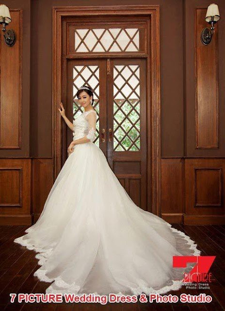 yu thandar tin with wedding dress