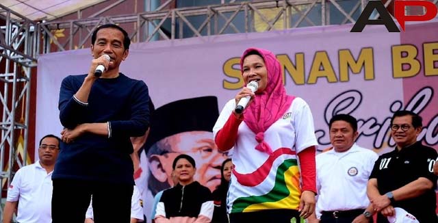 Senam Pagi di Palembang, Jokowi Minta Pendukungnya Luruskan Hoax