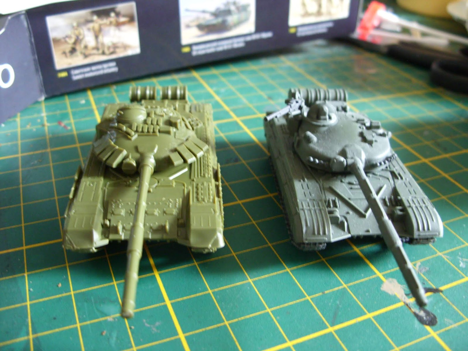 World War 2 Modelzone Zvezda 1 100 T 72b