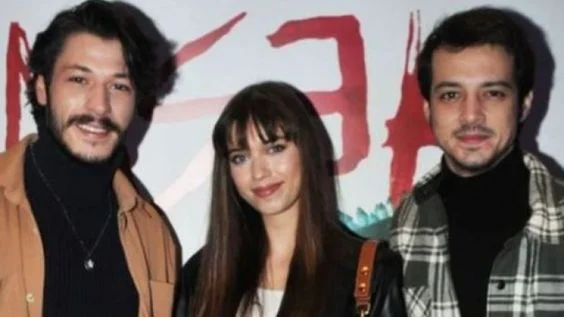 The latest development in the relationship between Afra Saraçoğlu and Mert Ramazan Demir, the lovers of Yalı Çapkını ! It was rumored that they broke up but...