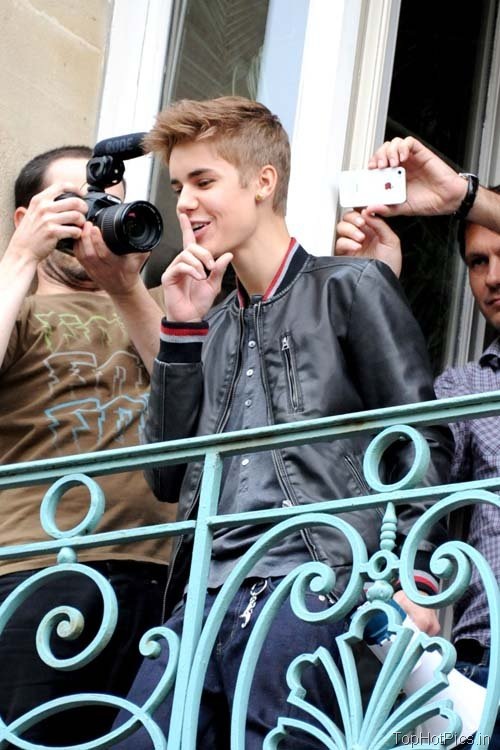 Justin Bieber Latest Hot Pictures from France 3