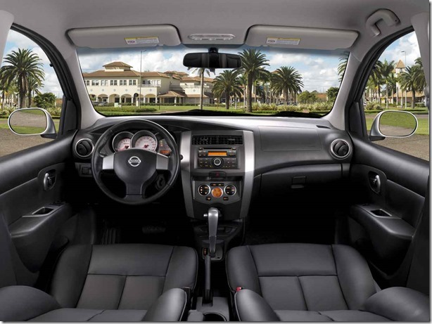 nissanlivina2014