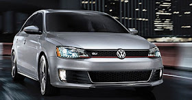 Front 3/4 view of 2015 Volkswagen Jetta GLI