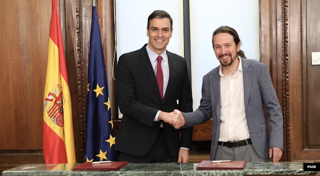 Firma del acuerdo de Gobierno entre PSOE y Podemos