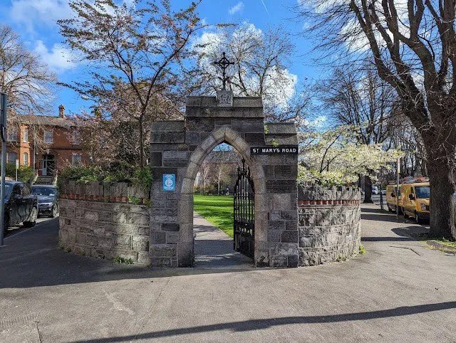 Stone arch on St. Mary's Road in Dublin in April