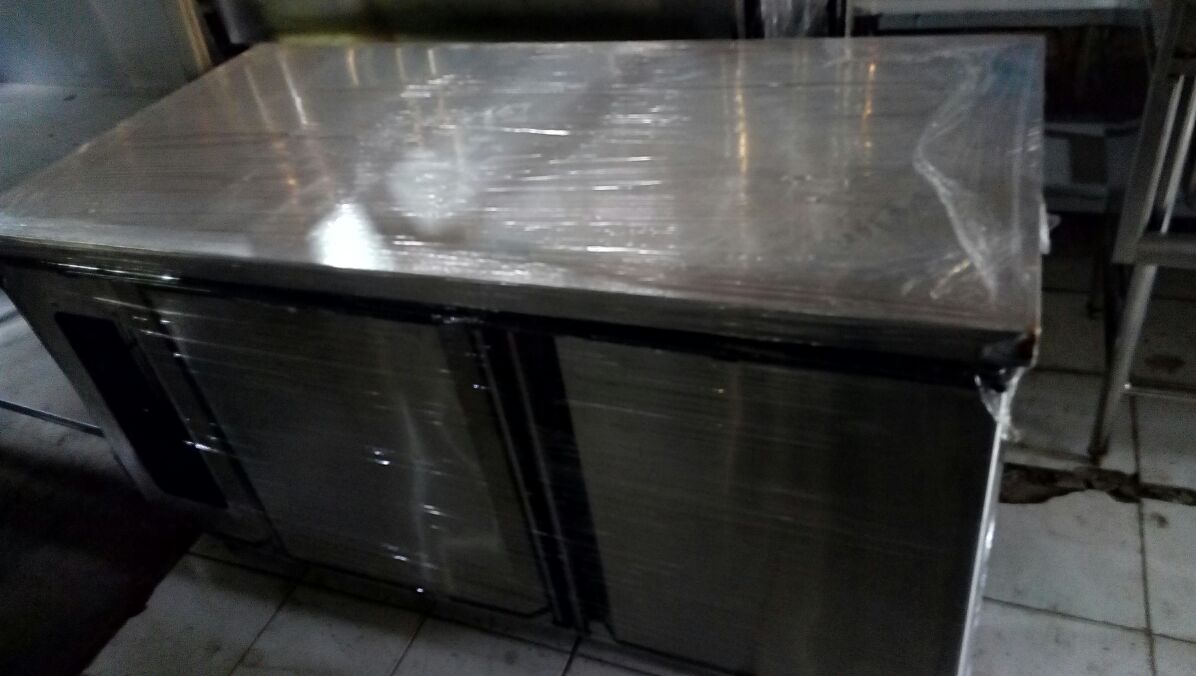 Under Counter Chiller 2 Pintu Merk Neofreeze Bekas 