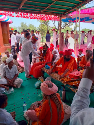 A huge crowd of devotees gathered at the closing ceremony of Maharaj's Chaturmas of Mankeshwar Mahadev.