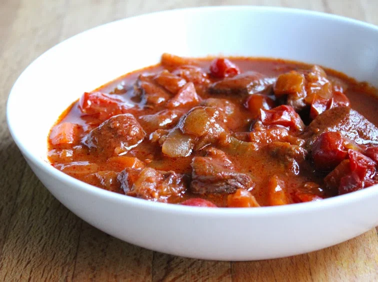 Beef with Tomatoes and Sweet Paprika