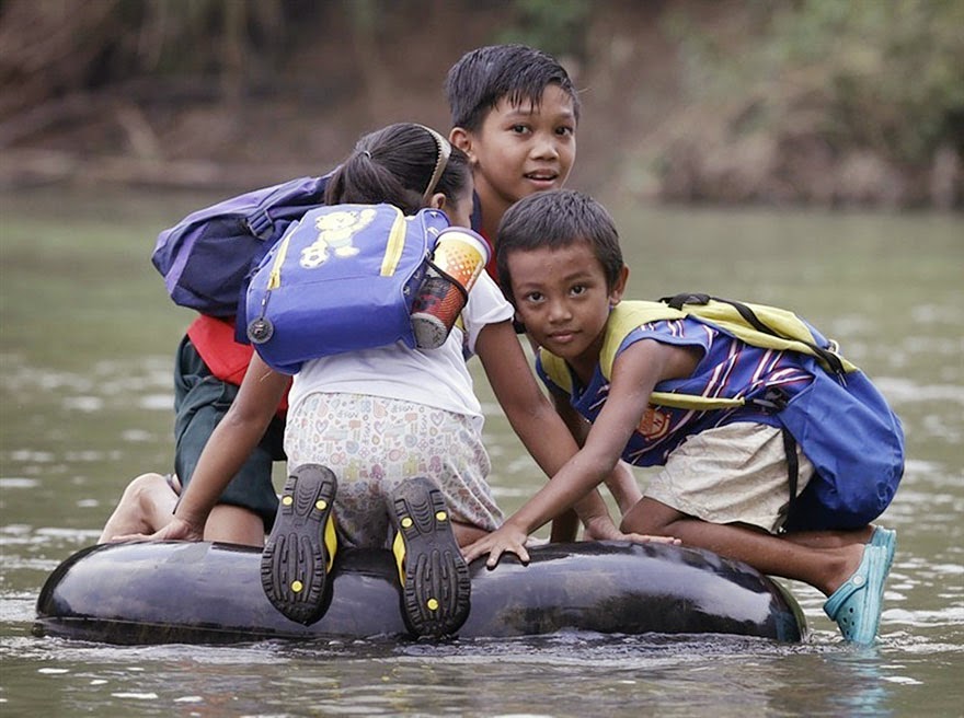 20 Of The Most Dangerous And Unusual Journeys To School In The World - Rizal Province, Philippines