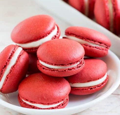 Red Velvet Macarons #cookies #dessert