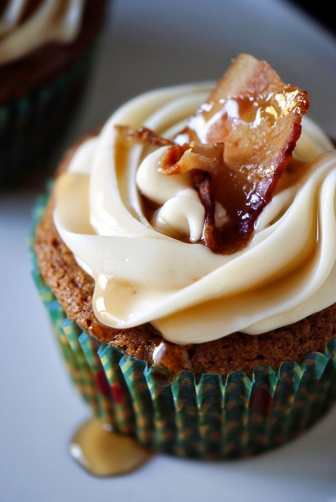 http://passthesushi.com/maple-french-toast-bacon-cupcakes/