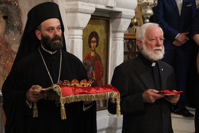 Η στέψη του ιερού σκηνώματος της Αγίας Ελένης https://leipsanothiki.blogspot.be/