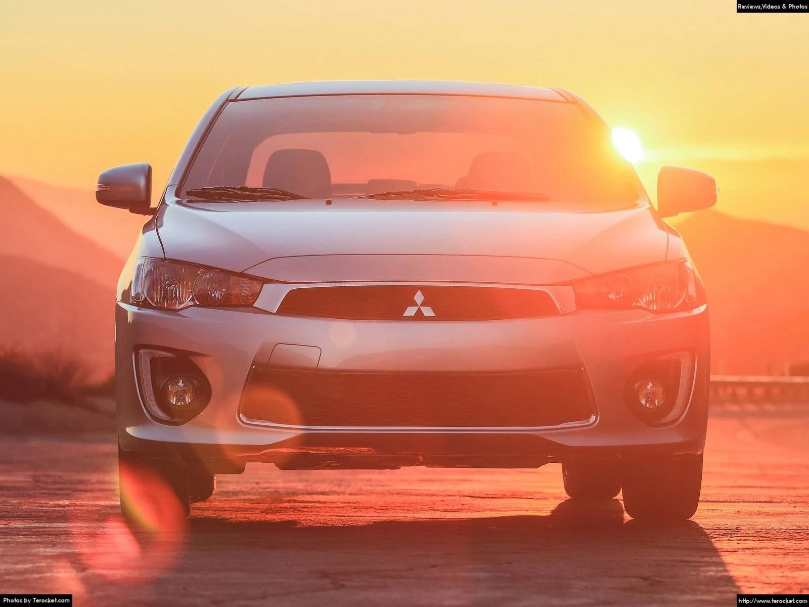 Hình ảnh xe ô tô Mitsubishi Lancer GT 2016 & nội ngoại thất