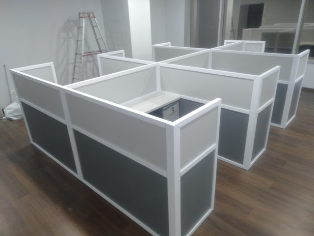 Tata Letak Deretan Workstation Kubikel di Ruangan Kantor