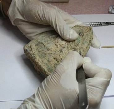 Plus de 1 000 artéfacts découverts dans le parc archéologique d'Angkor
